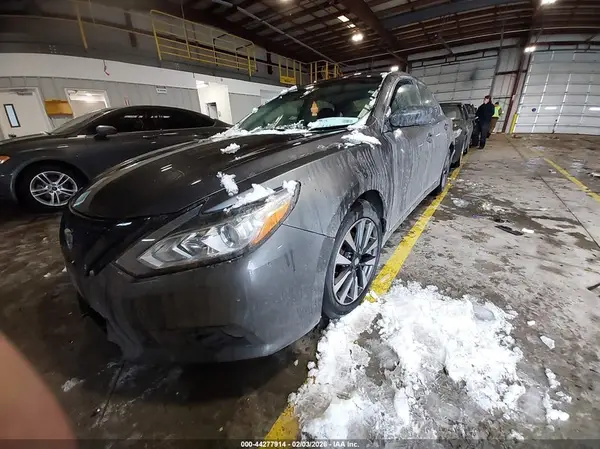 1N4AL3AP8HC139186 2017 NISSAN ALTIMA - Image 2