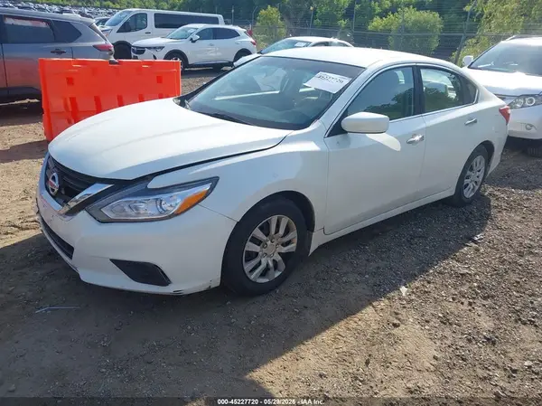 1N4AL3AP8HC141195 2017 NISSAN ALTIMA - Image 2