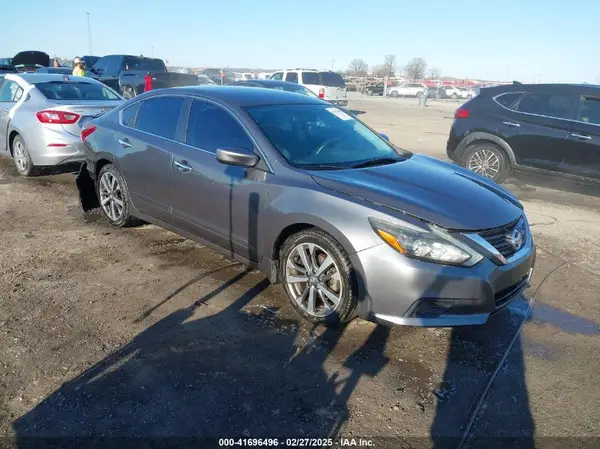 1N4AL3AP8HC142024 2017 NISSAN ALTIMA - Image 1