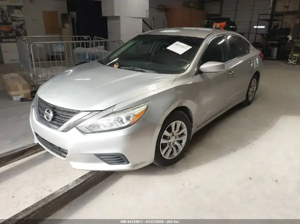 1N4AL3AP8HC143836 2017 NISSAN ALTIMA - Image 2
