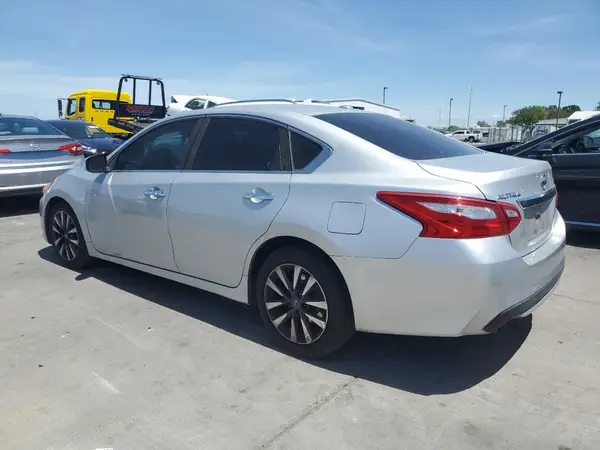1N4AL3AP8HC143920 2017 NISSAN ALTIMA - Image 2