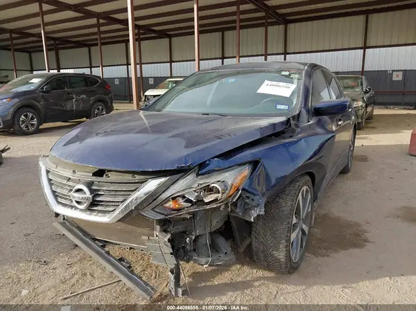 1N4AL3AP8HC145537 2017 NISSAN ALTIMA - Image 2