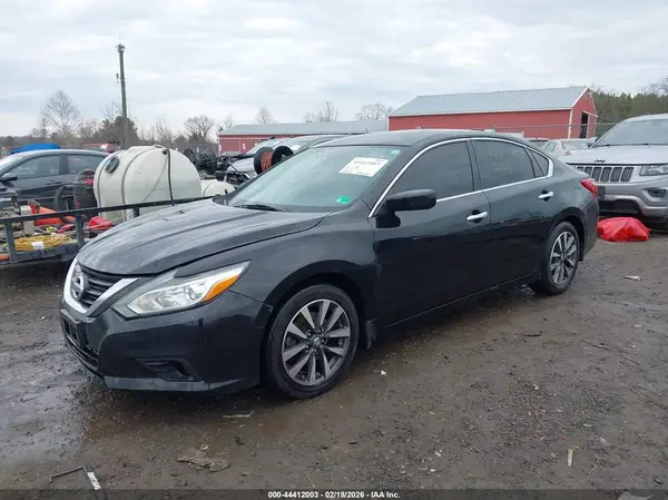 1N4AL3AP8HC145604 2017 NISSAN ALTIMA - Image 2