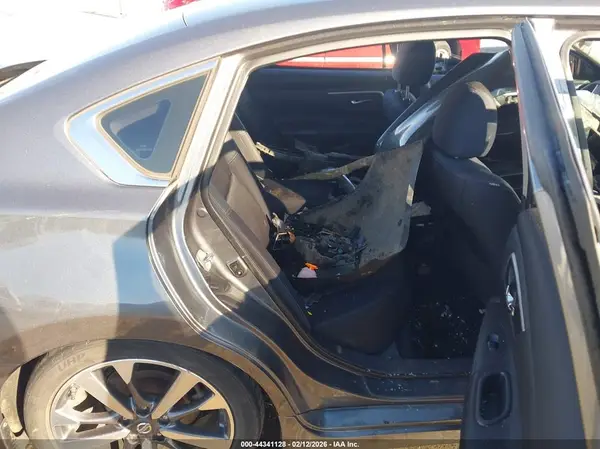 1N4AL3AP8HC149748 2017 NISSAN ALTIMA - Image 8