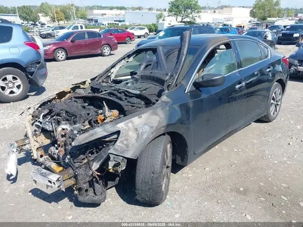 1N4AL3AP8HC152973 2017 NISSAN ALTIMA - Image 2