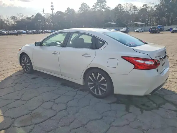 1N4AL3AP8HC153492 2017 NISSAN ALTIMA - Image 2