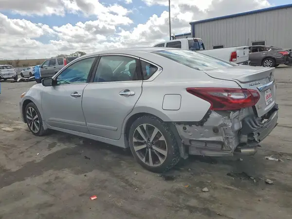 1N4AL3AP8HC154920 2017 NISSAN ALTIMA - Image 2