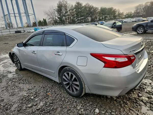 1N4AL3AP8HC154951 2017 NISSAN ALTIMA - Image 2