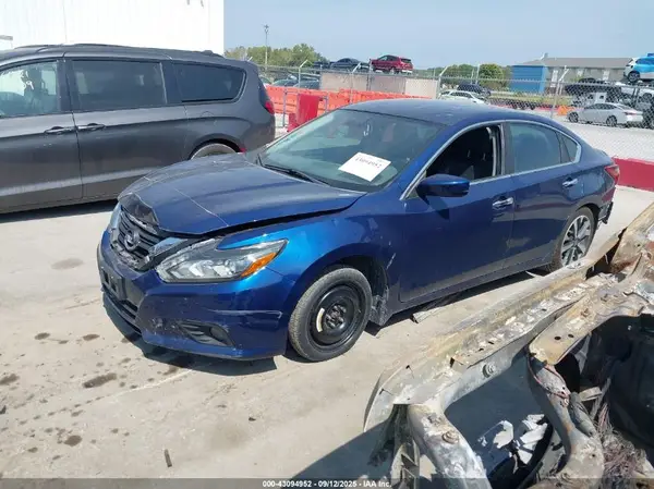 1N4AL3AP8HC156280 2017 NISSAN ALTIMA - Image 2