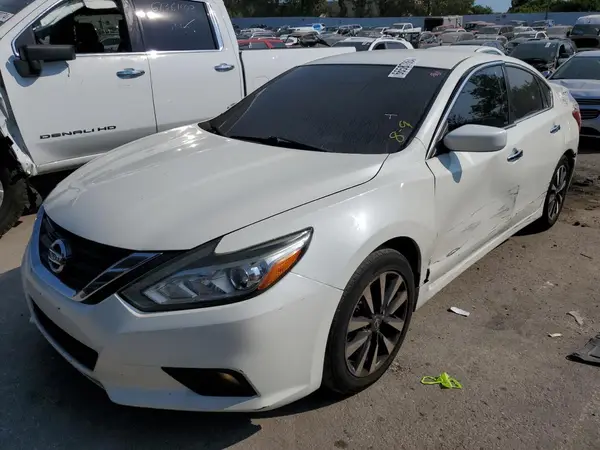 1N4AL3AP8HC156697 2017 NISSAN ALTIMA - Image 1