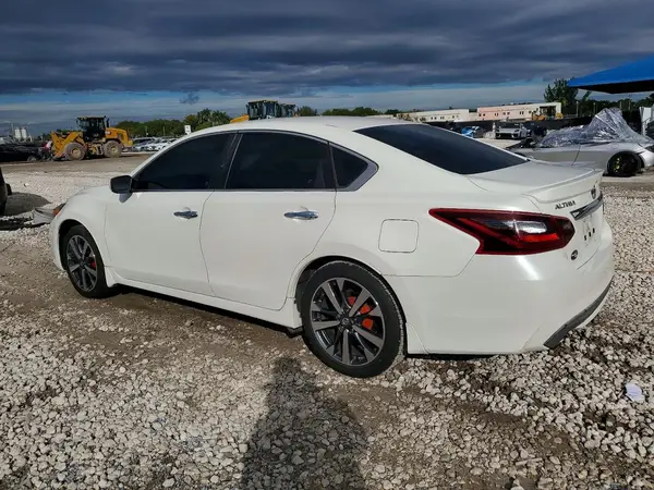 1N4AL3AP8HC156733 2017 NISSAN ALTIMA - Image 2