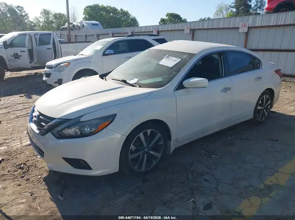 1N4AL3AP8HC157946 2017 NISSAN ALTIMA - Image 2