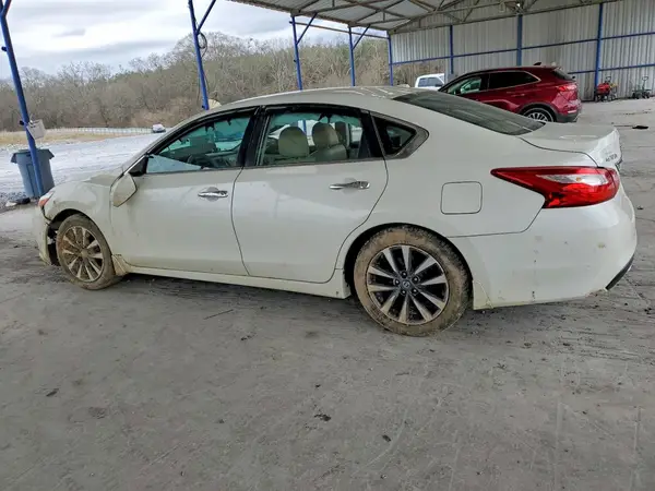 1N4AL3AP8HC158756 2017 NISSAN ALTIMA - Image 2