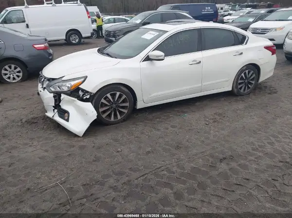 1N4AL3AP8HC164637 2017 NISSAN ALTIMA - Image 2
