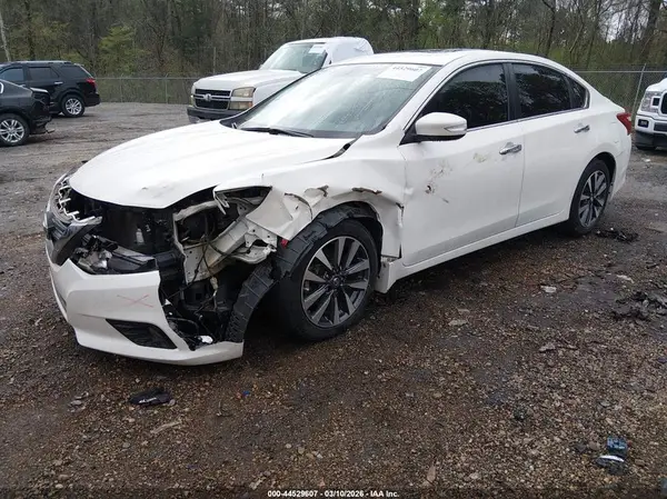 1N4AL3AP8HC164654 2017 NISSAN ALTIMA - Image 2