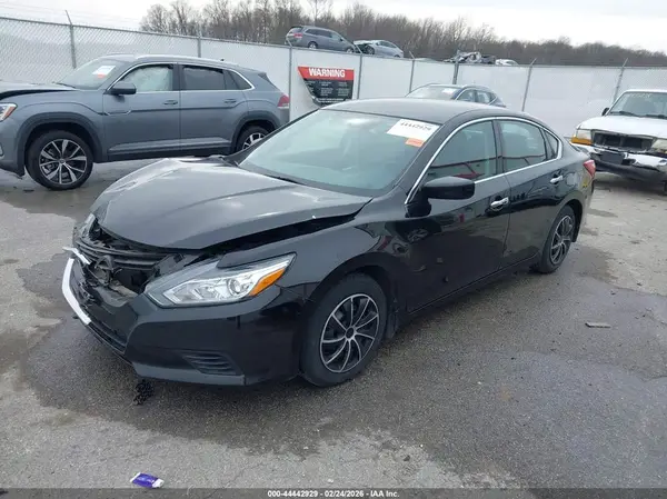 1N4AL3AP8HC165951 2017 NISSAN ALTIMA - Image 2