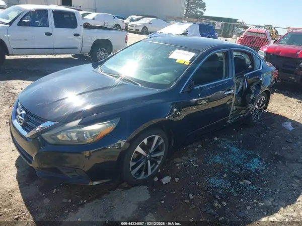 1N4AL3AP8HC167893 2017 NISSAN ALTIMA - Image 2