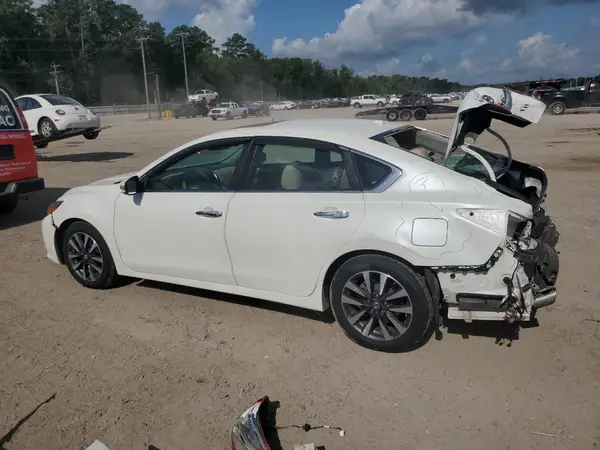 1N4AL3AP8HC172768 2017 NISSAN ALTIMA - Image 2