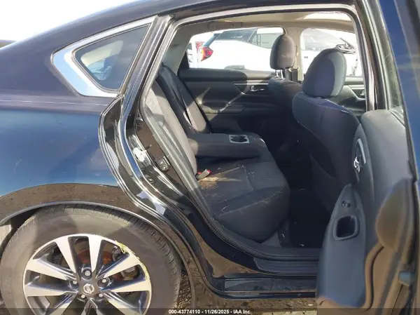 1N4AL3AP8HC174858 2017 NISSAN ALTIMA - Image 8