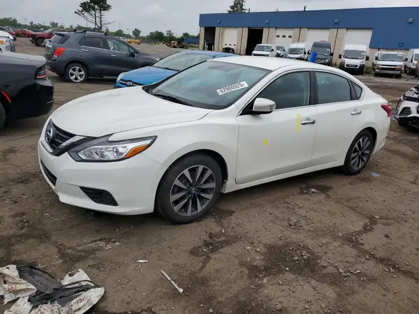 1N4AL3AP8HC175217 2017 NISSAN ALTIMA - Image 1