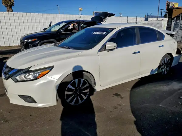 1N4AL3AP8HC175766 2017 NISSAN ALTIMA - Image 1