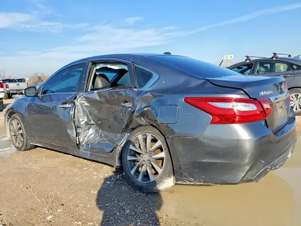 1N4AL3AP8HC178652 2017 NISSAN ALTIMA - Image 2
