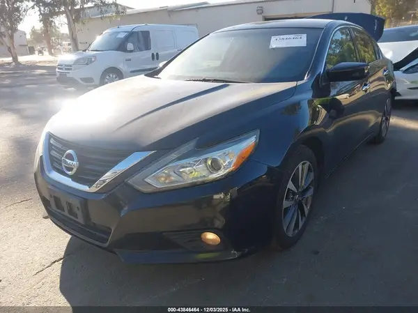 1N4AL3AP8HC179428 2017 NISSAN ALTIMA - Image 2
