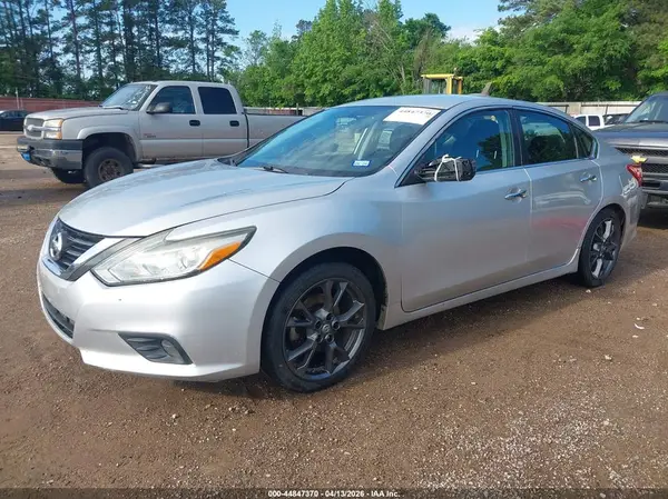 1N4AL3AP8HC180689 2017 NISSAN ALTIMA - Image 2