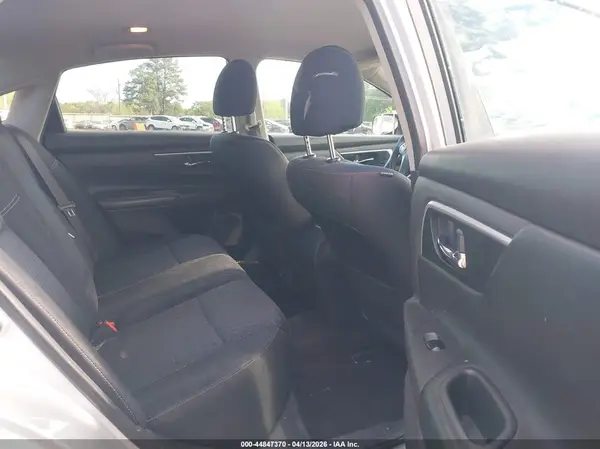1N4AL3AP8HC180689 2017 NISSAN ALTIMA - Image 8