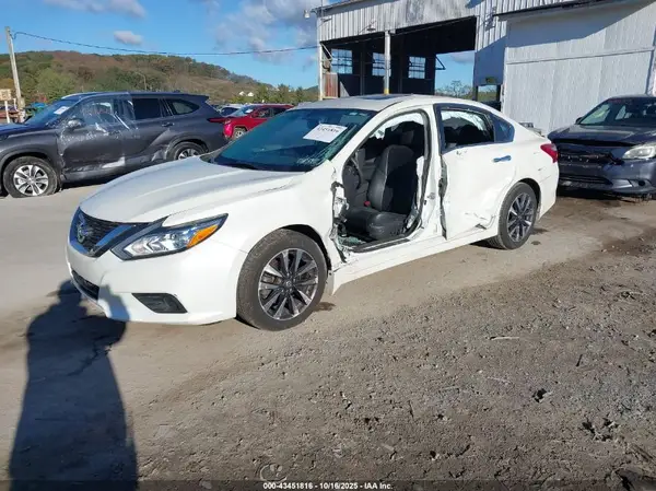 1N4AL3AP8HC181048 2017 NISSAN ALTIMA - Image 2