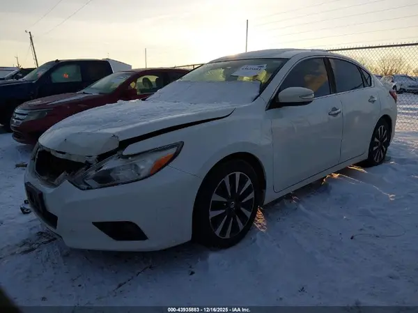 1N4AL3AP8HC184676 2017 NISSAN ALTIMA - Image 2