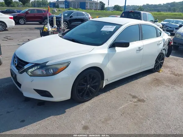 1N4AL3AP8HC184709 2017 NISSAN ALTIMA - Image 2