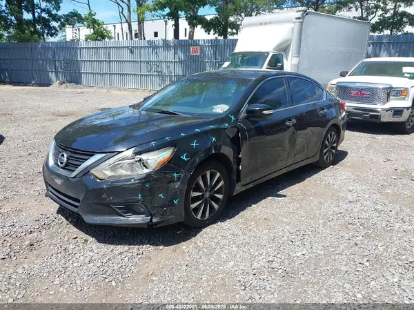1N4AL3AP8HC185147 2017 NISSAN ALTIMA - Image 2