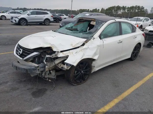 1N4AL3AP8HC185696 2017 NISSAN ALTIMA - Image 2
