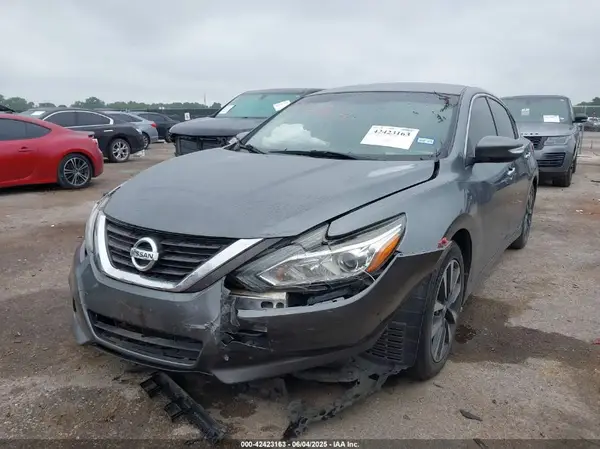 1N4AL3AP8HC188002 2017 NISSAN ALTIMA - Image 2