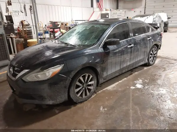 1N4AL3AP8HC188422 2017 NISSAN ALTIMA - Image 2