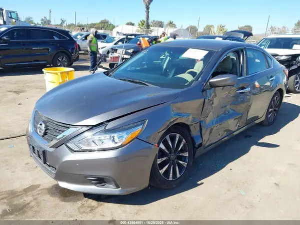 1N4AL3AP8HC189571 2017 NISSAN ALTIMA - Image 2
