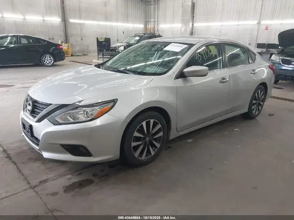 1N4AL3AP8HC189795 2017 NISSAN ALTIMA - Image 2