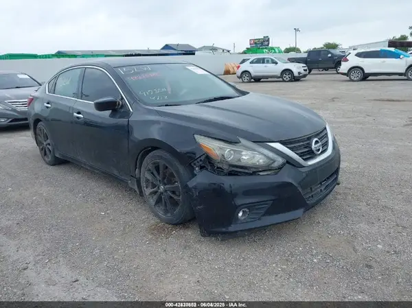 1N4AL3AP8HC190235 2017 NISSAN ALTIMA - Image 1