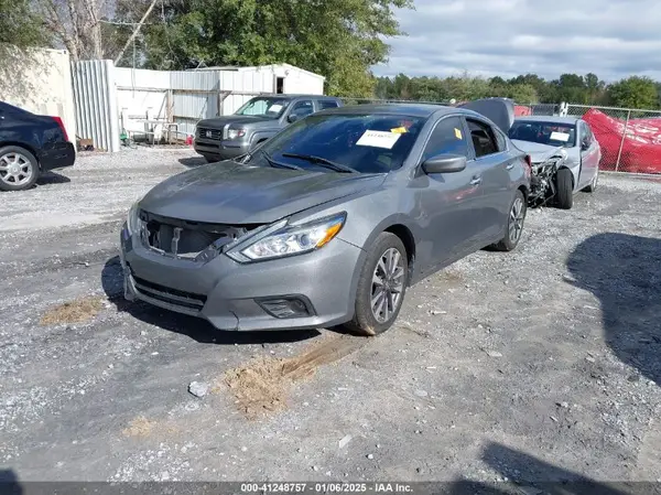 1N4AL3AP8HC190381 2017 NISSAN ALTIMA - Image 2