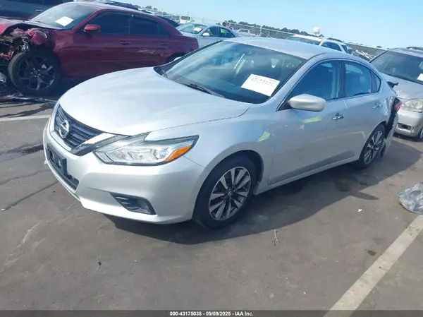 1N4AL3AP8HC192826 2017 NISSAN ALTIMA - Image 2