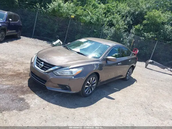 1N4AL3AP8HC193099 2017 NISSAN ALTIMA - Image 2