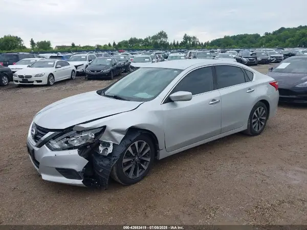 1N4AL3AP8HC194107 2017 NISSAN ALTIMA - Image 2