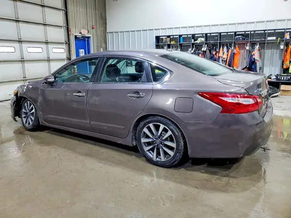 1N4AL3AP8HC195211 2017 NISSAN ALTIMA - Image 2