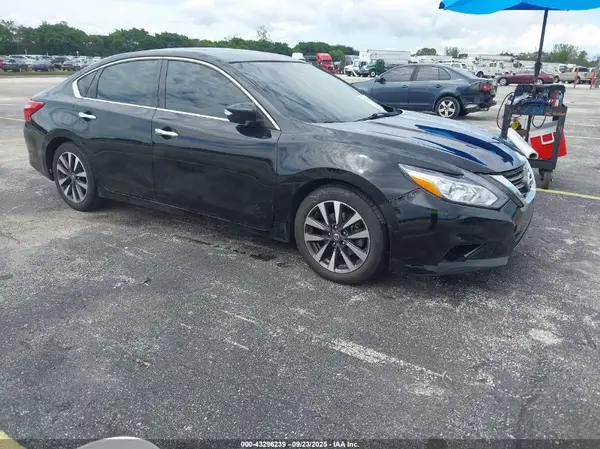 1N4AL3AP8HC196326 2017 NISSAN ALTIMA - Image 1