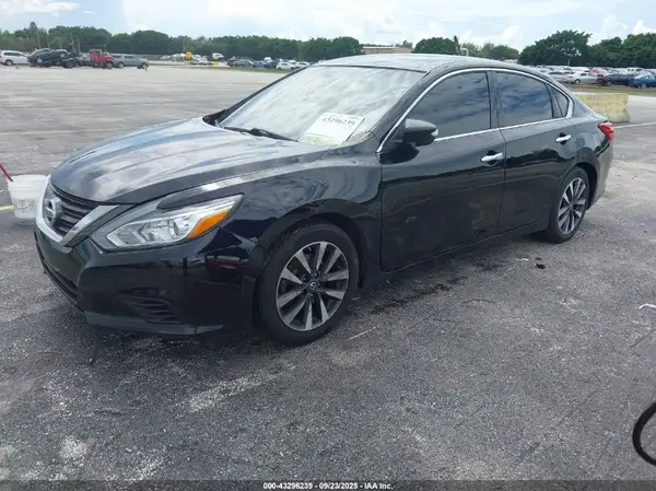 1N4AL3AP8HC196326 2017 NISSAN ALTIMA - Image 2