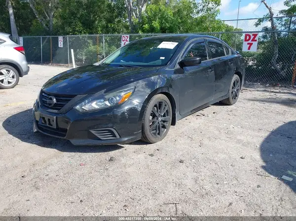 1N4AL3AP8HC196455 2017 NISSAN ALTIMA - Image 2