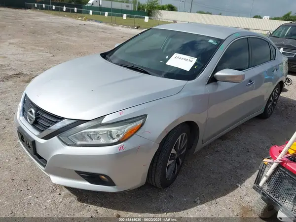 1N4AL3AP8HC197928 2017 NISSAN ALTIMA - Image 2