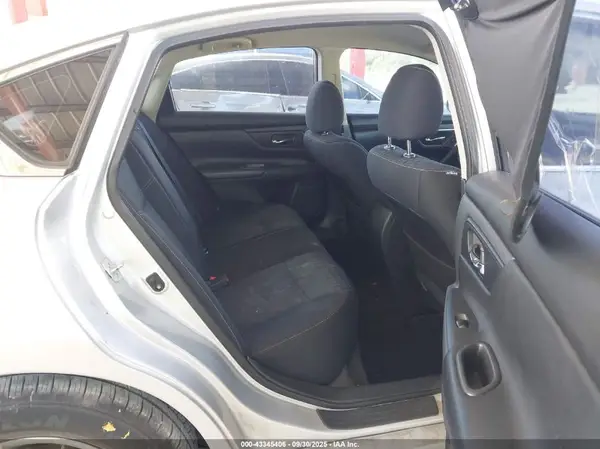 1N4AL3AP8HC198948 2017 NISSAN ALTIMA - Image 8