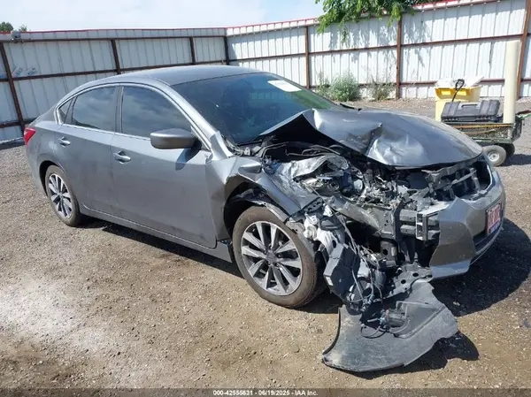 1N4AL3AP8HC200665 2017 NISSAN ALTIMA - Image 1